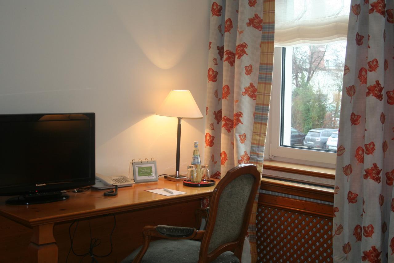 Kleines Hotel Форхайм Екстериор снимка