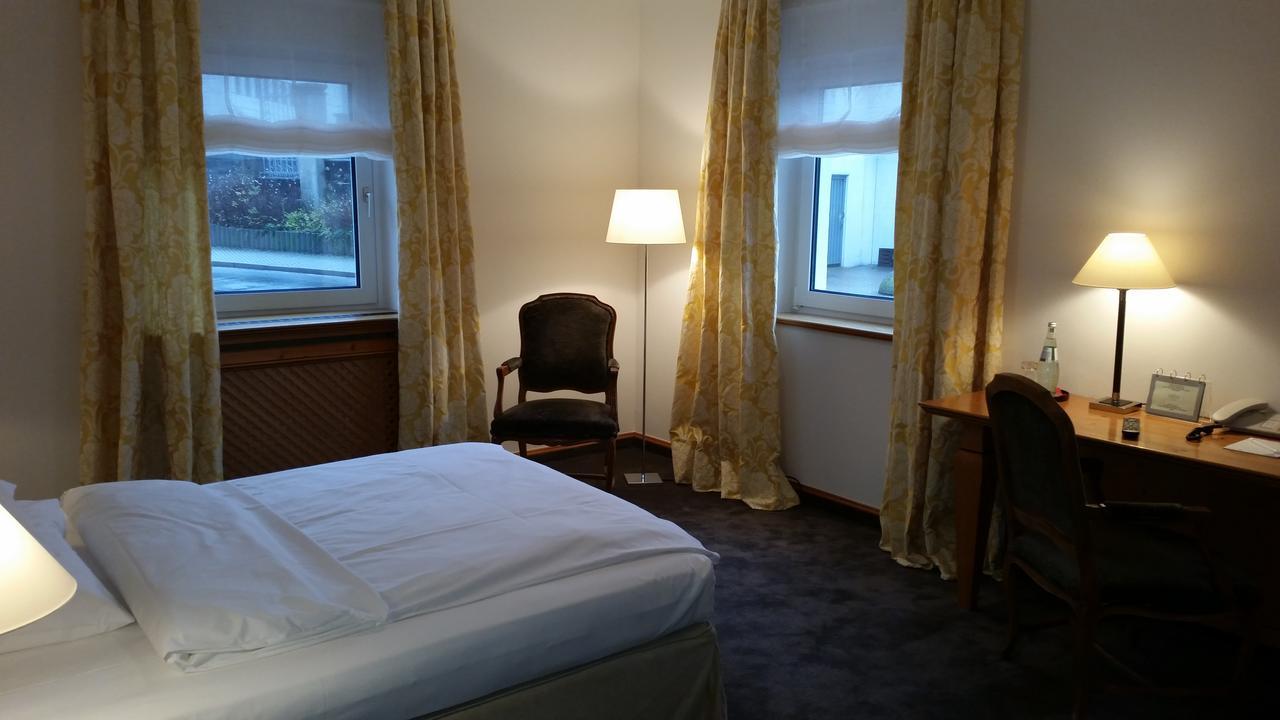 Kleines Hotel Форхайм Екстериор снимка