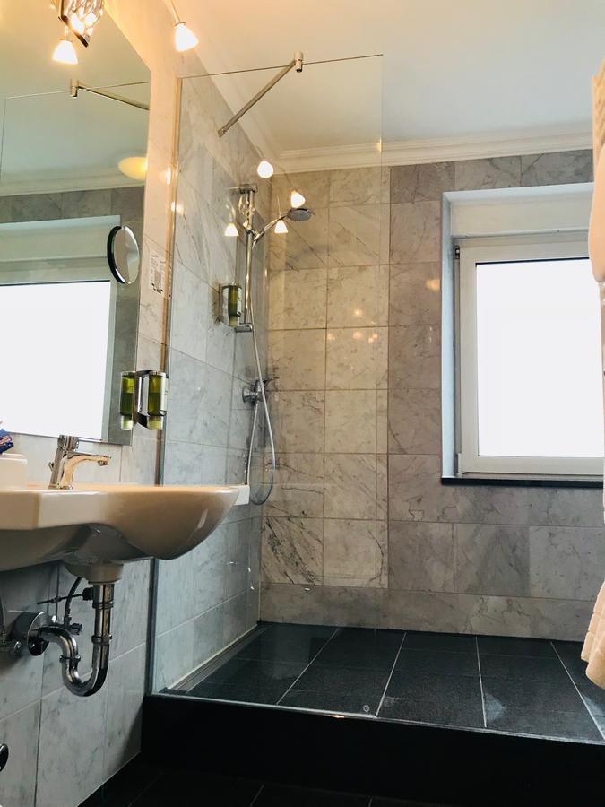 Kleines Hotel Форхайм Екстериор снимка