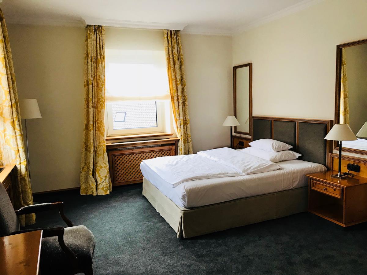 Kleines Hotel Форхайм Екстериор снимка