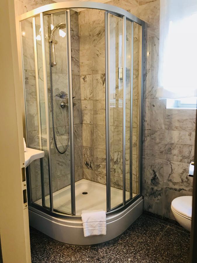 Kleines Hotel Форхайм Екстериор снимка
